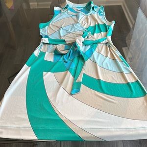 Women’s dress size L